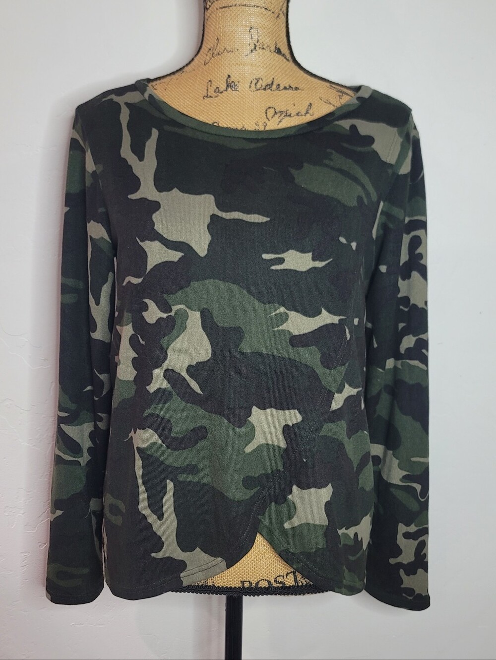 Agnes & Dora Camo Long Sleeve Sweater. Small
